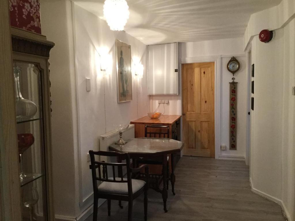 Bed and Breakfast Garden Flat 1 Llandudno Exterior foto